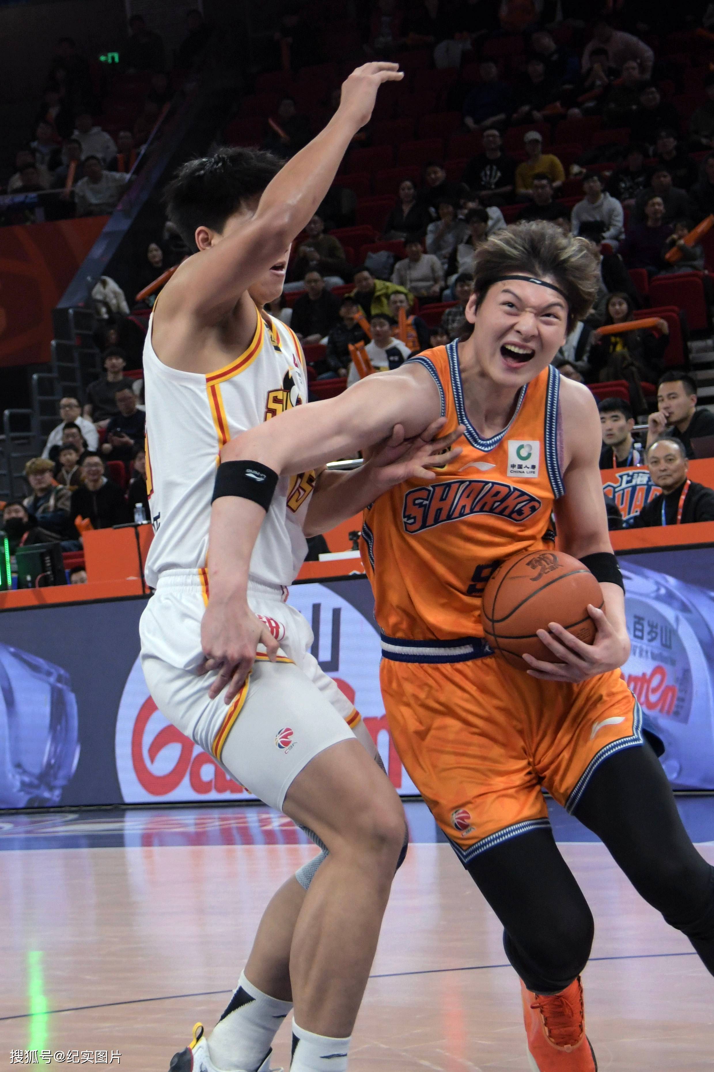 关于「鲨鱼完胜猛龙，东部强队之间的对决精彩纷呈」的信息