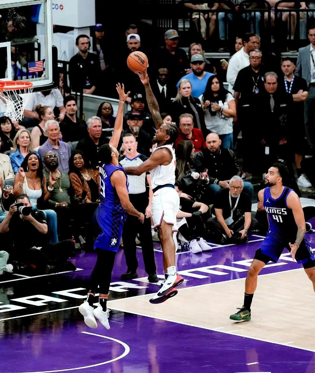 世界排名争夺战焦点战，国王末节带走太阳